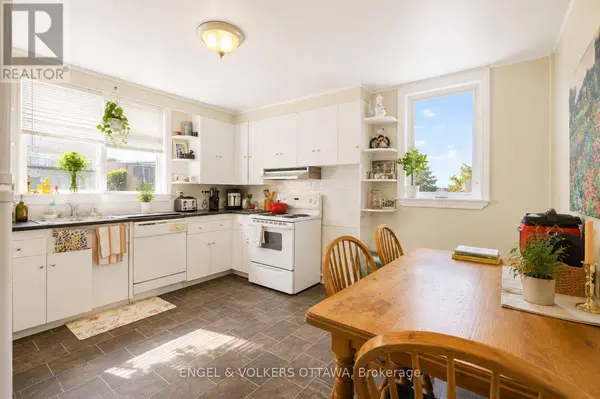 520 HILSON AVENUE, Ottawa, ON K1Z6C8