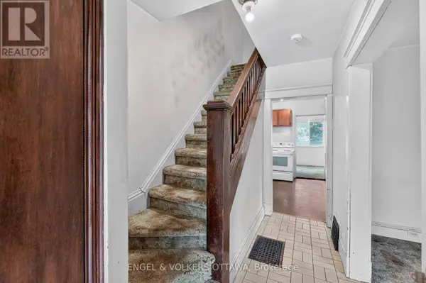 9 GENEVA STREET, Ottawa, ON K1Y3N5