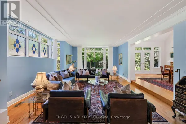 13 CHINOOK CRESCENT, Ottawa, ON K2H7C9
