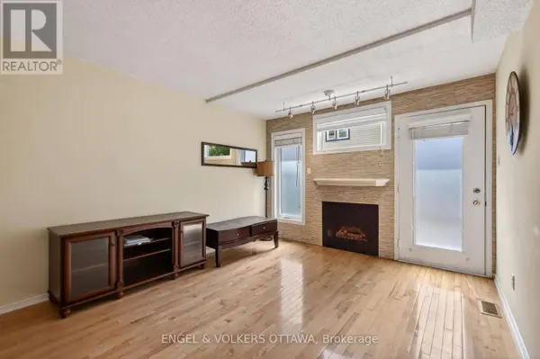 90B TEMPLETON STREET, Ottawa, ON K1N6X3