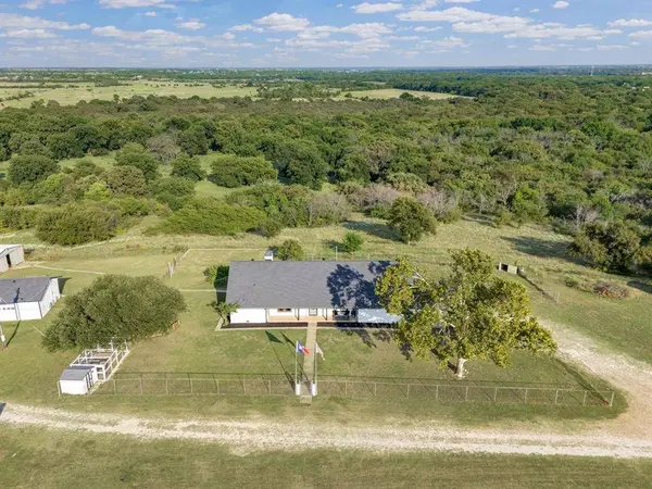 10902 Clear Creek Road W, Sanger, TX 76266