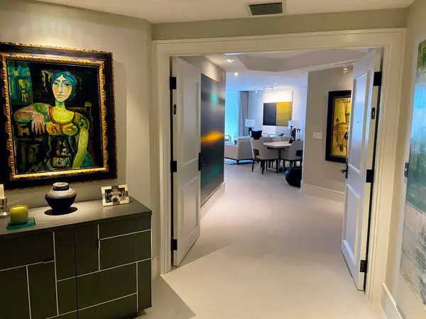 Foyer & Entry
