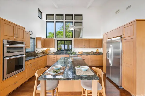 7440 Kamehame PL, Honolulu, HI 96825