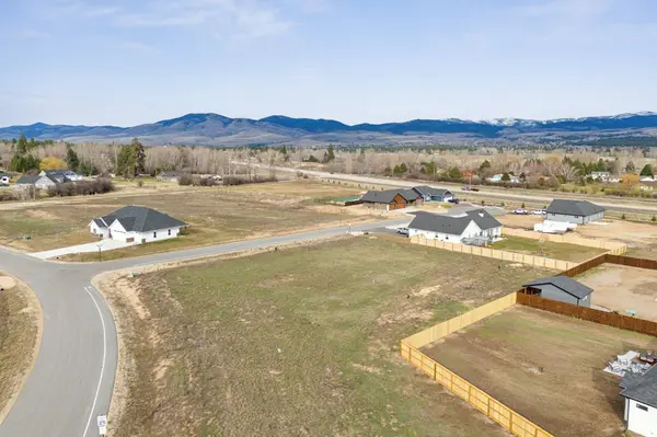 233 Palomino DR, Florence, MT 59833