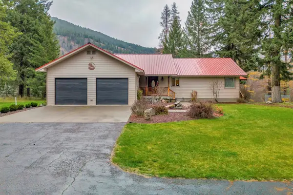 25 River Front DR S, Trout Creek, MT 59874