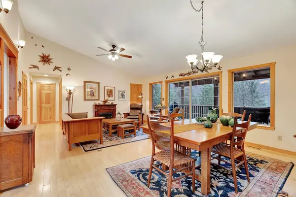 25 River Front DR S, Trout Creek, MT 59874