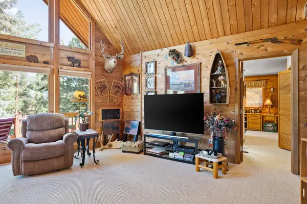 2307 Robin LN, Victor, MT 59875