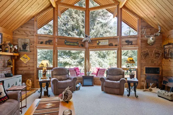 2307 Robin LN, Victor, MT 59875