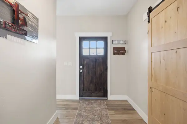 894 Doty LN, Corvallis, MT 59828
