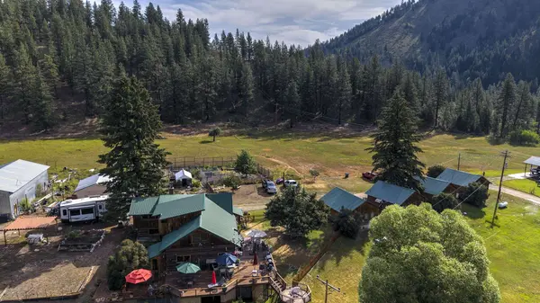 158 Trapper Creek RD, Darby, MT 59829