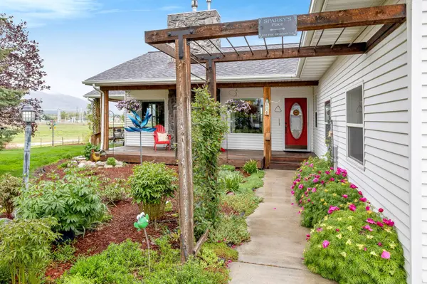 551 Fox Meadow LN, Hamilton, MT 59840
