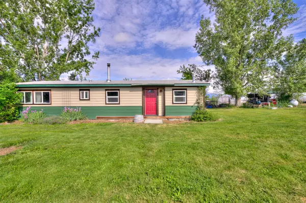 1327 Honey House LN, Corvallis, MT 59828