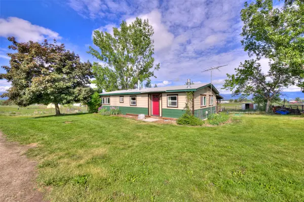1327 Honey House LN, Corvallis, MT 59828