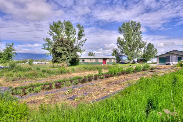 1327 Honey House LN, Corvallis, MT 59828
