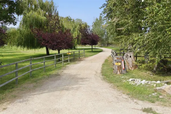 1649 Mountain View Orchard RD, Corvallis, MT 59828
