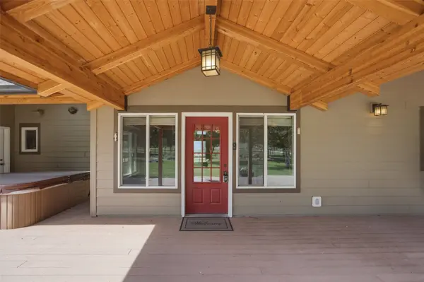 1649 Mountain View Orchard RD, Corvallis, MT 59828