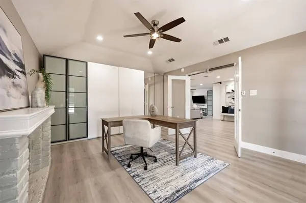 2105 Inverness Drive, Arlington, TX 76012