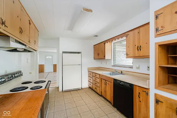 7145 Hawks Hill RD, Indianapolis, IN 46236