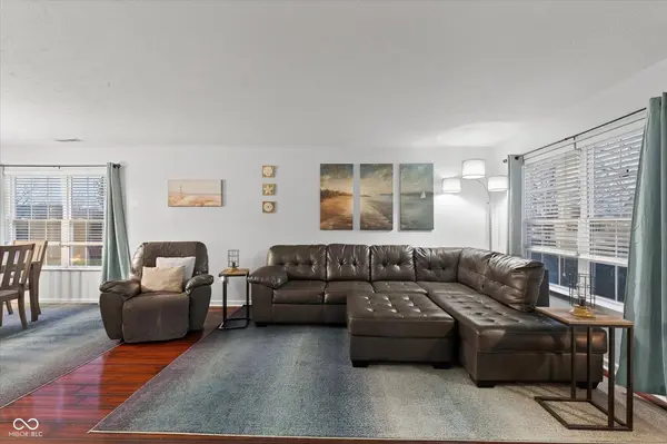 3702 Crest Point DR, Westfield, IN 46062