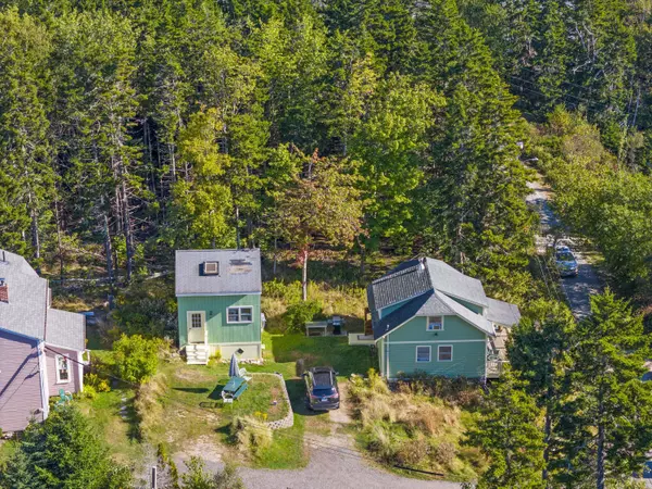 38 Hugh AVE, Harpswell, ME 04003