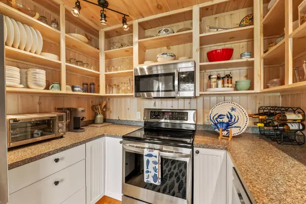 34 Garrison Cove RD, Harpswell, ME 04003