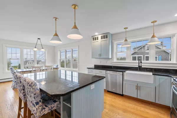 27 Oceanside RD, Harpswell, ME 04079