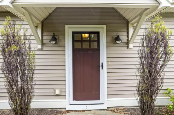 27 Oceanside RD, Harpswell, ME 04079