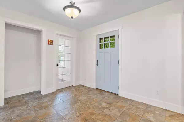 27 Oceanside RD, Harpswell, ME 04079