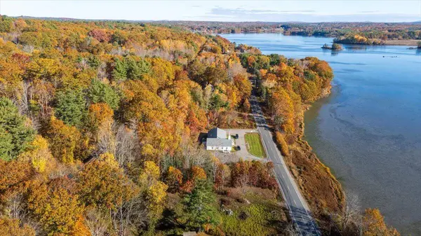 128 Mills RD, Newcastle, ME 04553