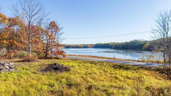 128 Mills RD, Newcastle, ME 04553