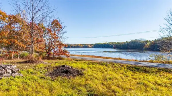 128 Mills RD, Newcastle, ME 04553