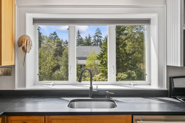 19 Hugh Av Hugh AVE, Harpswell, ME 04003