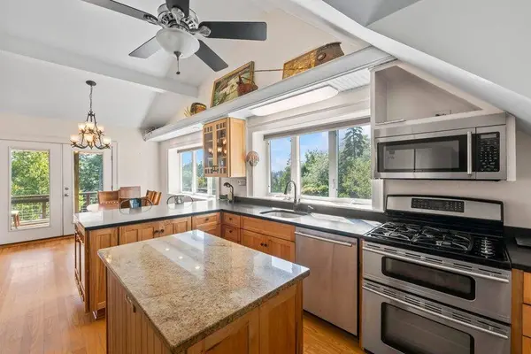 19 Hugh Av Hugh AVE, Harpswell, ME 04003