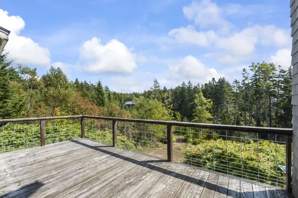 19 Hugh Av Hugh AVE, Harpswell, ME 04003