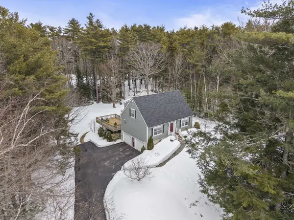 8 Kimberley CIR, Brunswick, ME 04011