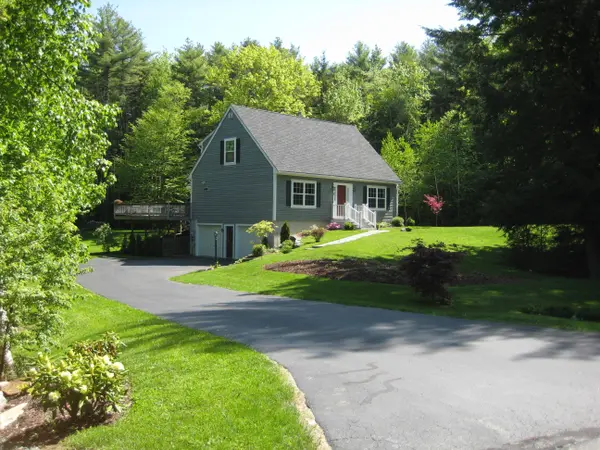 8 Kimberley CIR, Brunswick, ME 04011