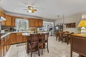 8 Kimberley CIR, Brunswick, ME 04011