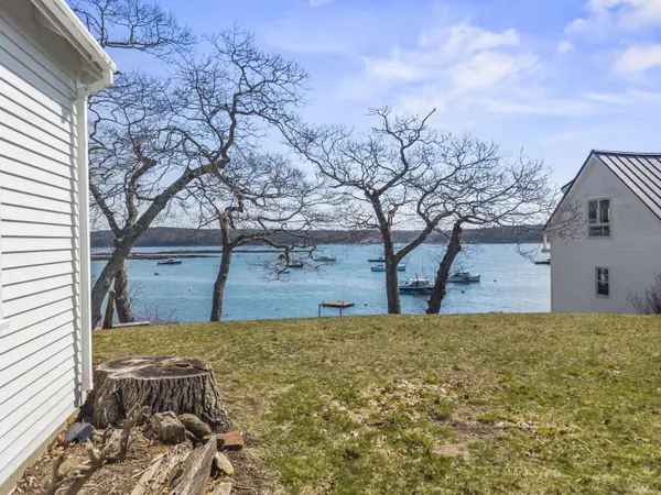 943 Cundy'S Harbor RD, Harpswell, ME 04079