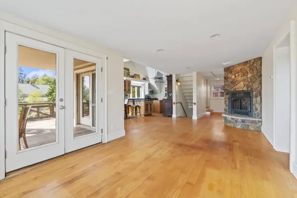 19 Hugh Av Hugh AVE, Harpswell, ME 04003