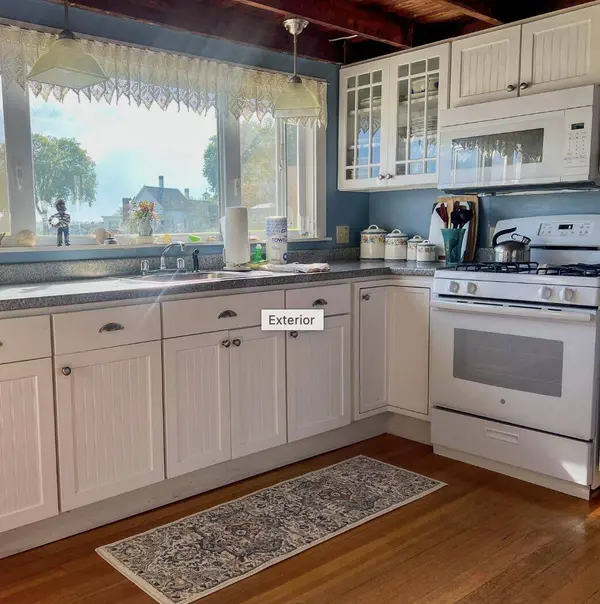 37 Thorburn Cottages RD #3, Harpswell, ME 04079