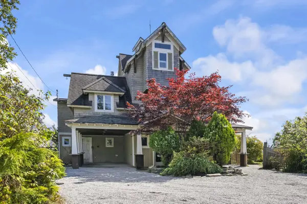 19 Hugh AVE, Harpswell, ME 04003