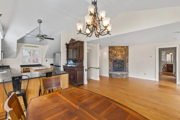 19 Hugh AVE, Harpswell, ME 04003