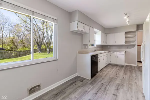 10586 W School Pkwy, Indianapolis, IN 46280