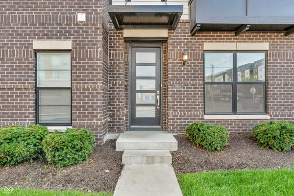 9729 District N DR, Fishers, IN 46037