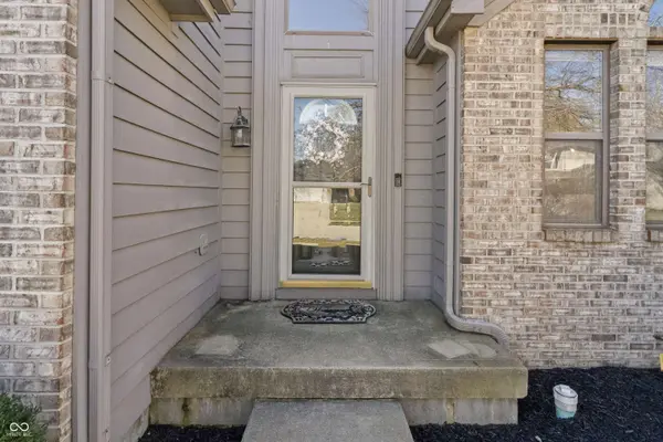 9943 Deering ST, Fishers, IN 46037
