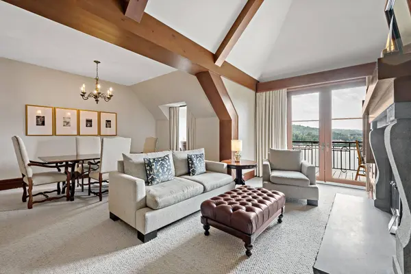 3004 Ch. de la Chapelle #308, Mont-tremblant, QC J8E1E1