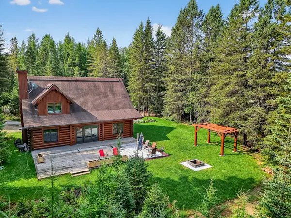 995 Rue Perreault, Mont-tremblant, QC J8E2P9