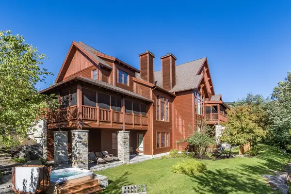 148 Ch. des Légendes #E1, Mont-tremblant, QC J8E3M9