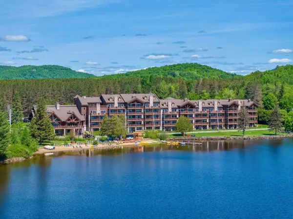 2396 Rue Labelle #417, Mont-tremblant, QC J8E1T8