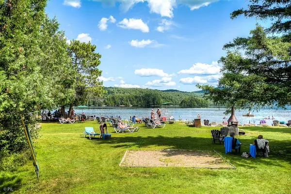 2396 Rue Labelle #417, Mont-tremblant, QC J8E1T8